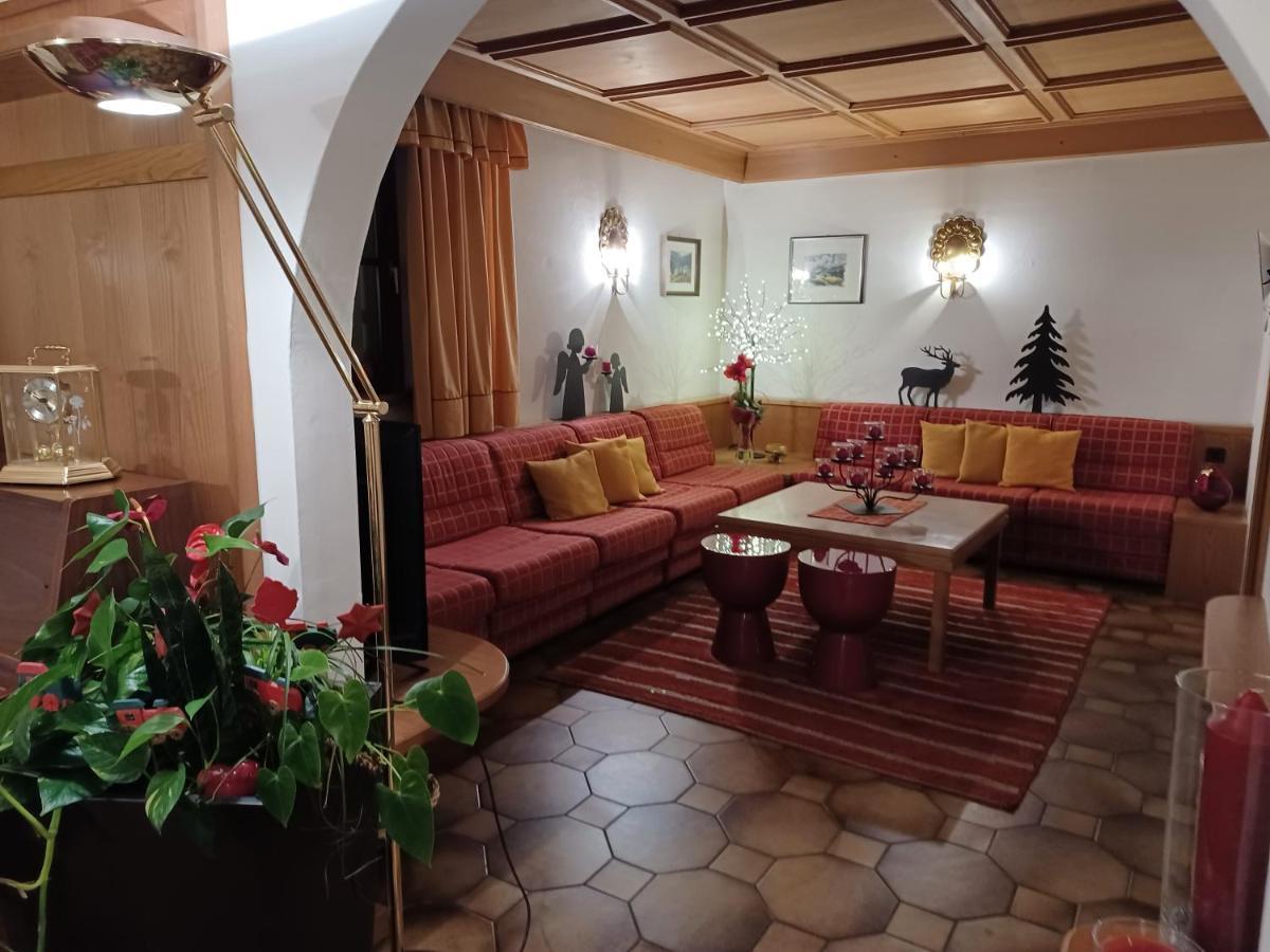 Hotel Panorama Garni Ingrid Dobbiaco Esterno foto