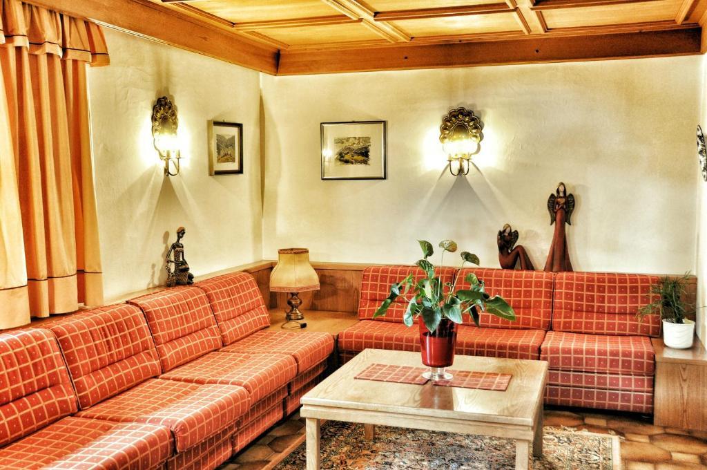 Hotel Panorama Garni Ingrid Dobbiaco Esterno foto