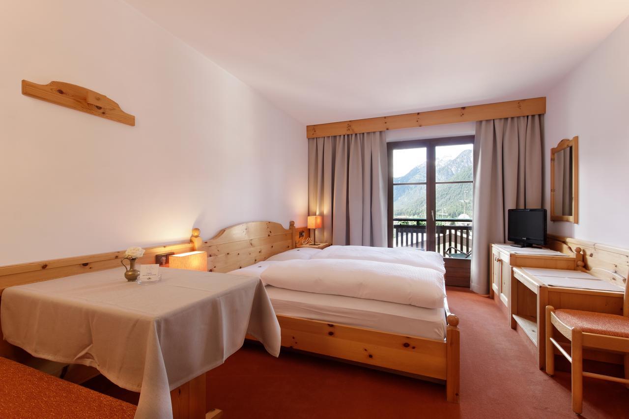 Hotel Panorama Garni Ingrid Dobbiaco Esterno foto